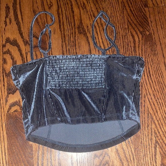 Urban outfitters cropped top - Picture 2 of 3